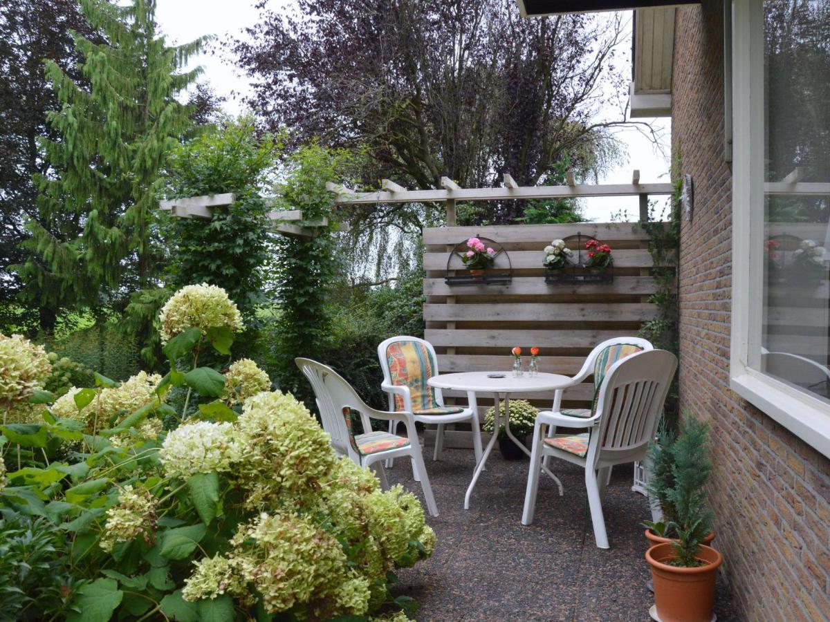 Cozy Vacation Home With A Private Garden Mantinge Exterior photo